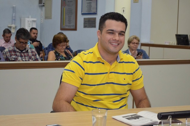 2017623_FOTO - Tiago festeja aprovação de Projeto de Lei na área da Habitação